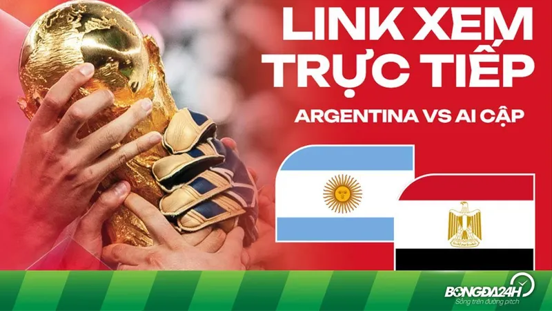 Hai cầu thủ Anh và Argentina tranh chấp bóng trên sân cỏ Hai cầu thủ Anh và Argentina tranh chấp bóng trên sân cỏ